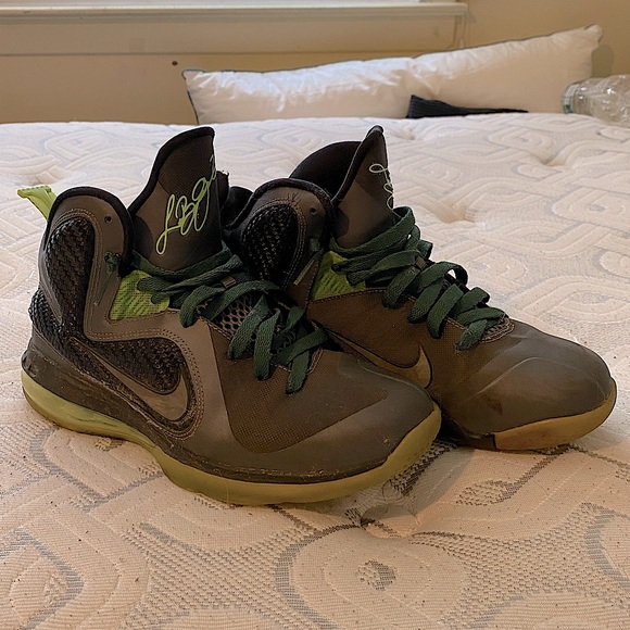 Nike Other - Lebron 9’s (7y) Men’s 7